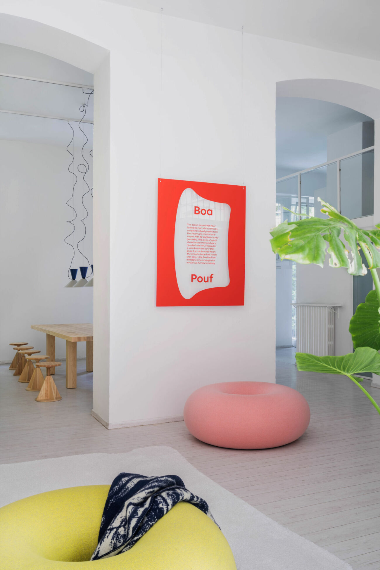 Salone del Mobile 2021, inredningstrender 2022 färgstarka möbler