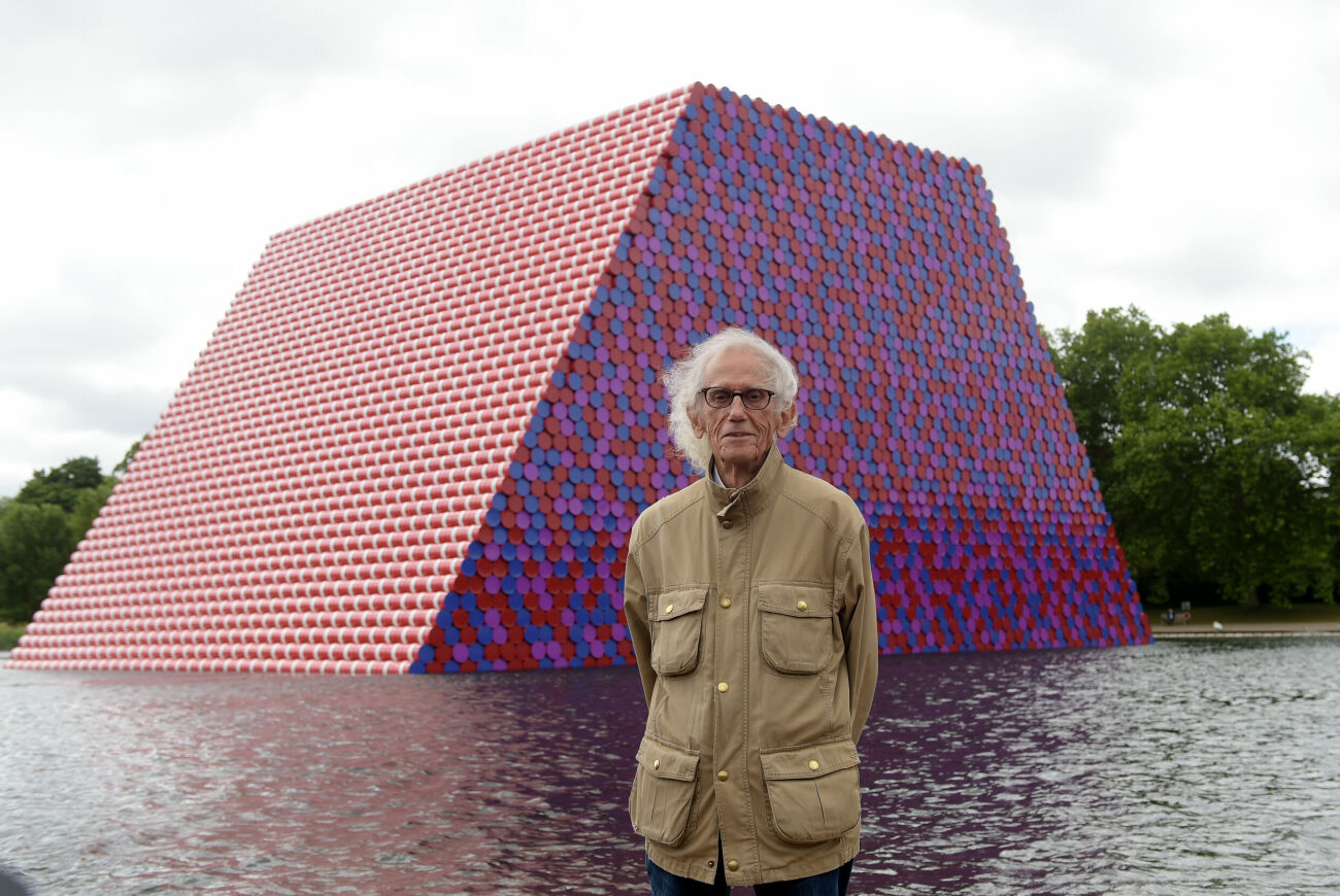 Konstnären Christo år 2018 när han presenterade The Mastaba, ett temporärt konstverk i Hyde Park, London.