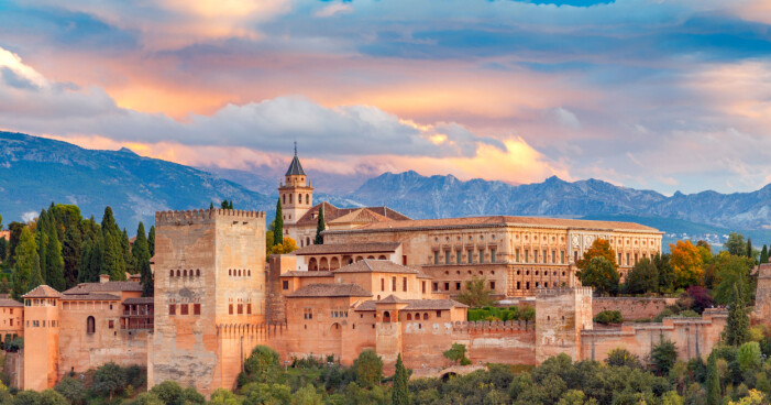 Alhambra ligger otroligt vackert. Alhambra
