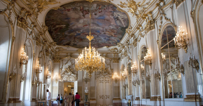 Insidan av palatset Schönbrunn i Österrike! Slottet Schönbrunn i Österrike