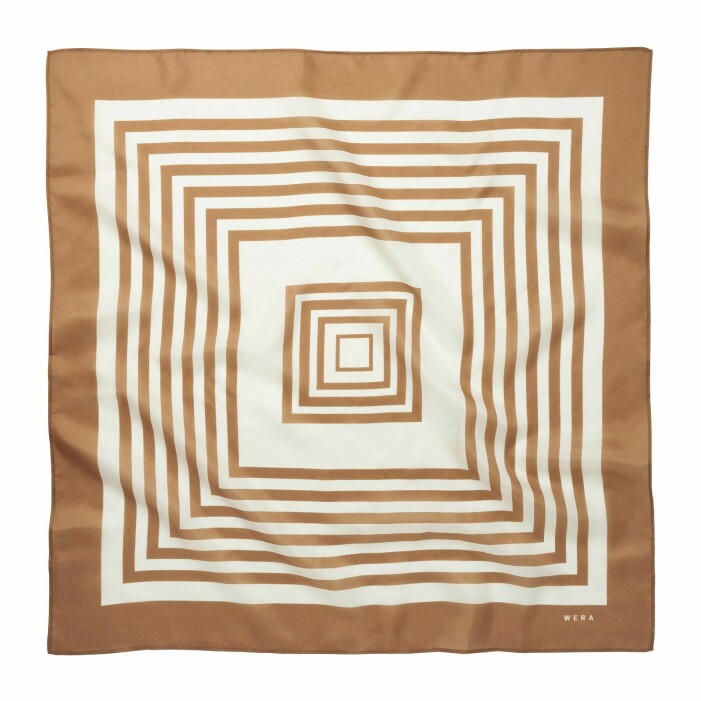 Sidenscarf från Wera. Sidenscarf från Wera.