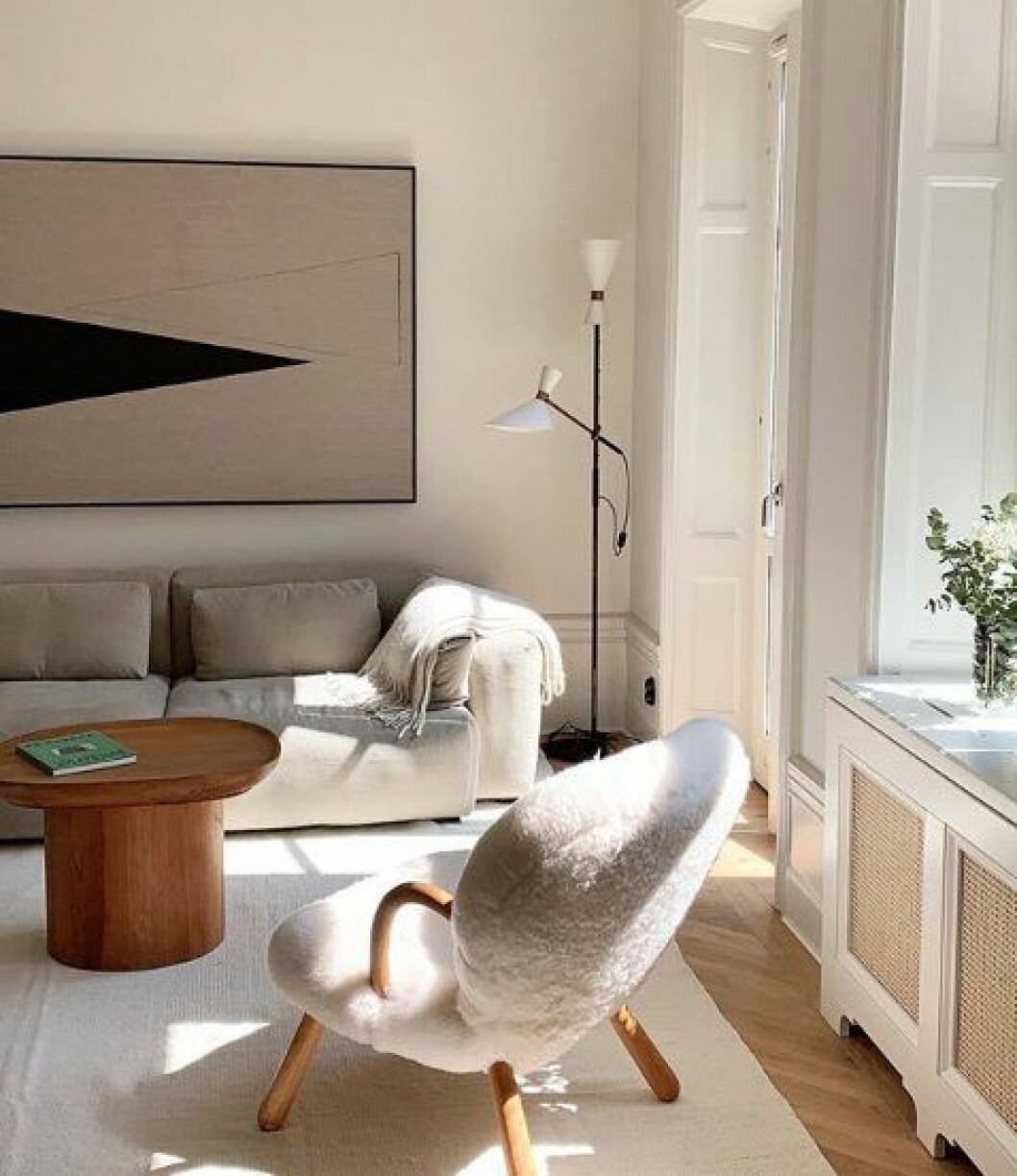 En glimt av Axel Einar Hjorts Utöbord, från reportaget hemma hos <a href="https://www.residencemagazine.se/titta-in-hemma-hos-vintageinredaren-fredrik-karlsson/" target="_blank" rel="noopener">vintageinredaren Fredrik Karlsson.</a>