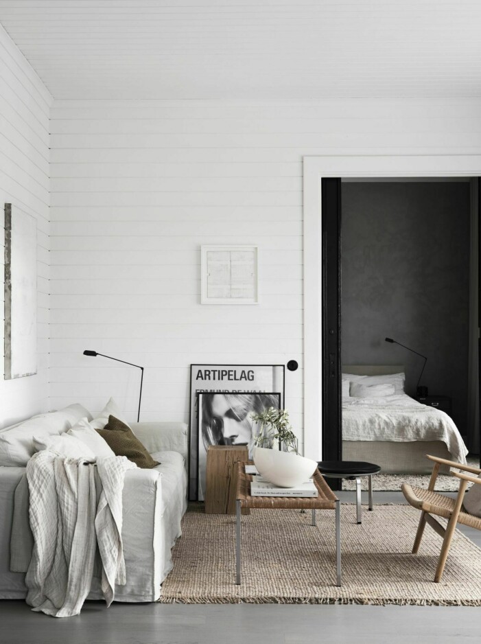 Foto: Ragnar Omarsson, Stylist: Pella Hedeby. Syns i <a target="_blank" href="https://www.residencemagazine.se/hemma-hos/hemma-hos-stylisten-pella-hedeby/7458536">"Hemma hos stylisten Pella Hedeby"</a>. Sovrum med skjutdörr