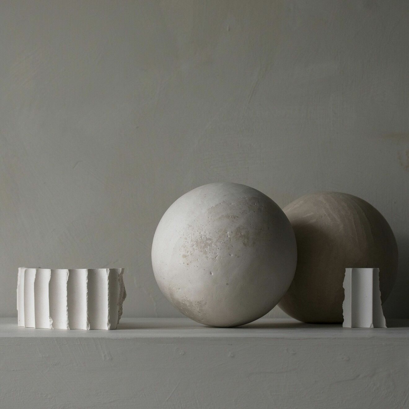 Spahera white av Laurie Poasts Art objects.