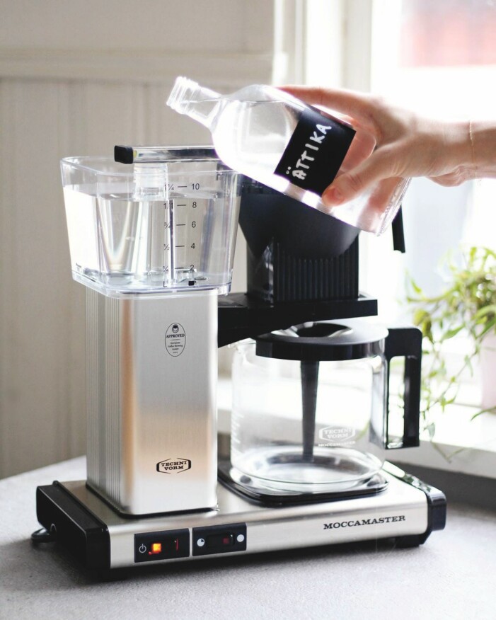 Inled säsongen med en skinande ren kaffebryggare. Foto: Ellinor Sirén. Avkalka din kaffebryggare med ättika
