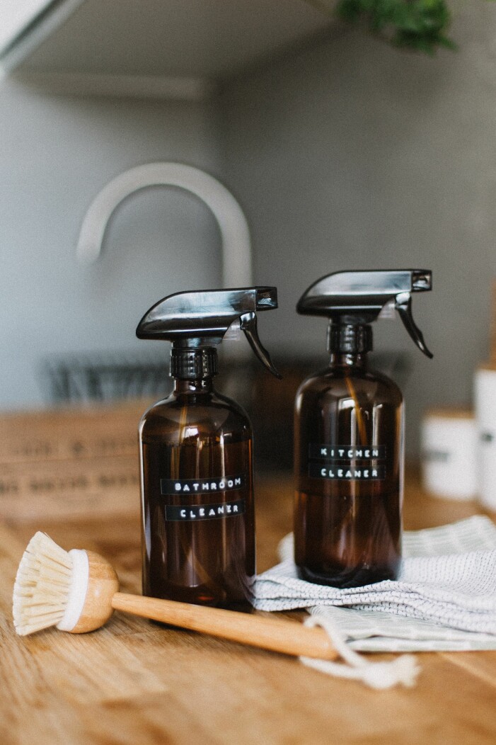 Ättika går att städa med i alla hemmets rum och är dessutom relativt billig att införskaffa. Foto: Unsplash. Städa med ättika, skillnaden mellan ättika och ättiksprit