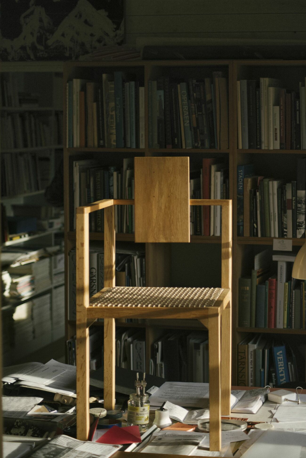 Utställning om möbeldesignen Åke Axelsson på Sven-Harrys konstmuseum.