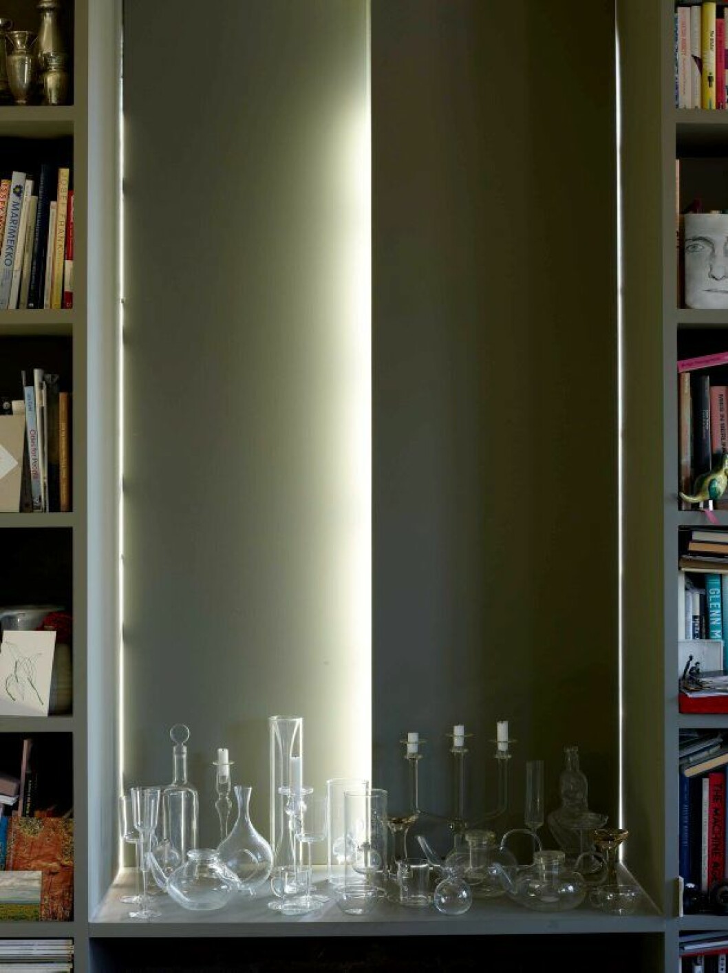 Parets samling av skirt glas. hemma hos ilse crawford fonster