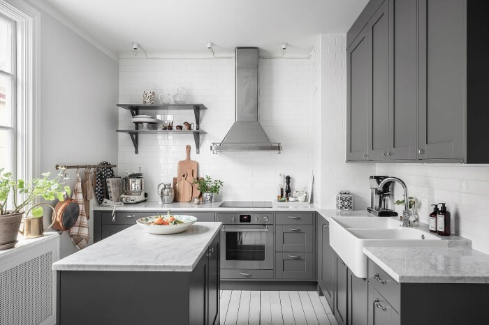 Foto: Anders Bergstedt Styling: Bon Interör för Alvhem/mäklare: Christina Arnesdotter styla kök inför visning och fotografering med växter