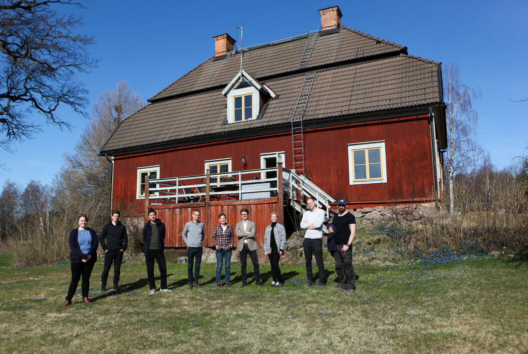 Gården Vilkesbacka i Aspeboda är en bergsmansgård. Gården Vilkesbacka i Aspeboda är en bergsmansgård.
