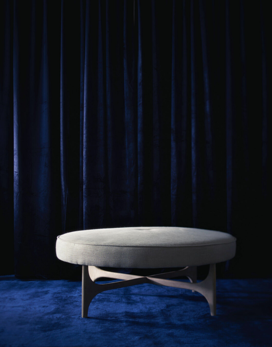 Amagansett ottoman pall.