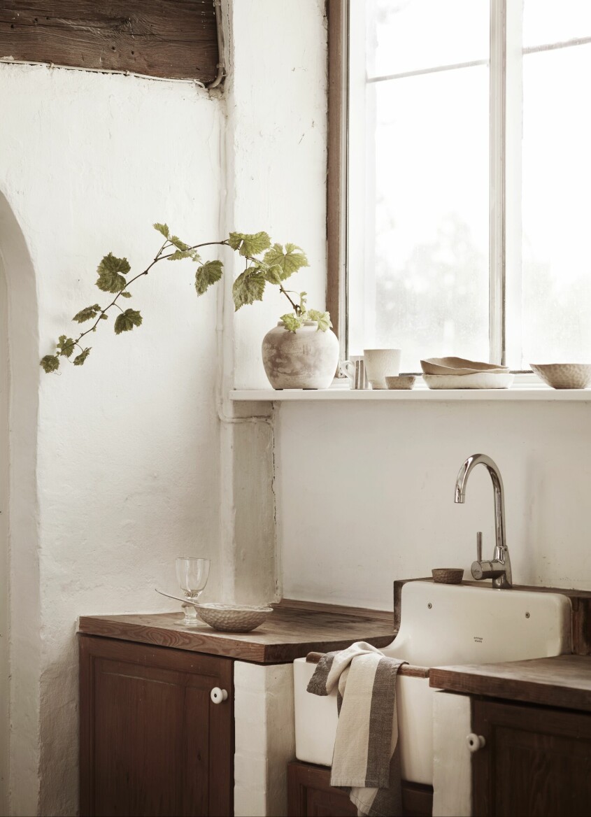 Nu vill vi addera rustik charm i alla hemmets rum, från kök till vardagsrum. Foto: Tine K Home. Naturnära kök, träkök att inspireras av Tine K Home