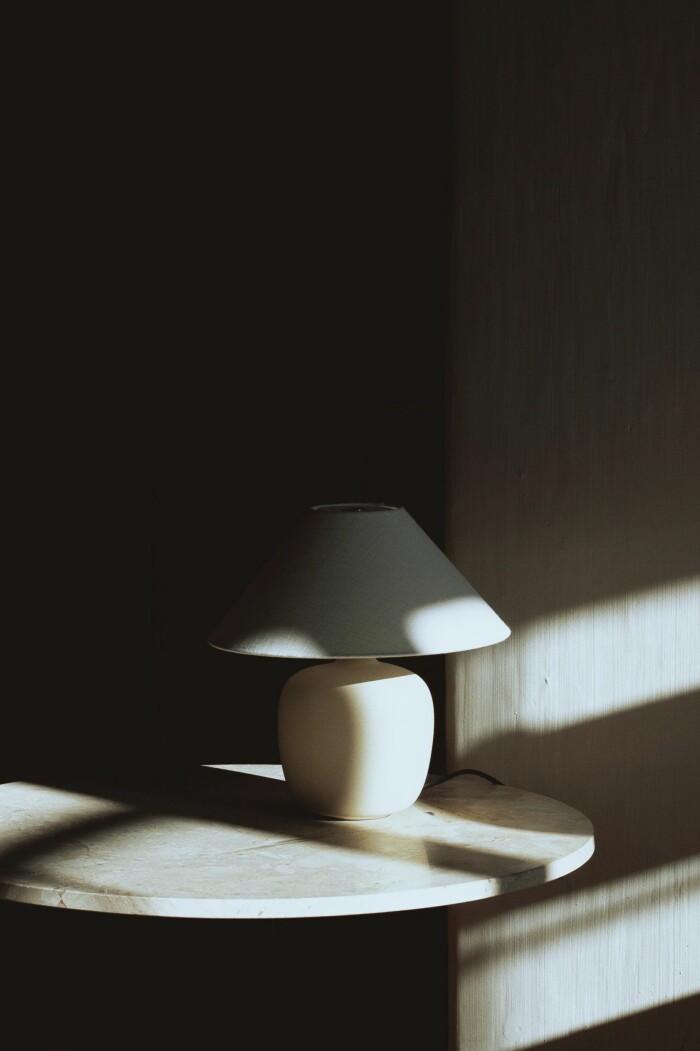 torso bordslampa från menu