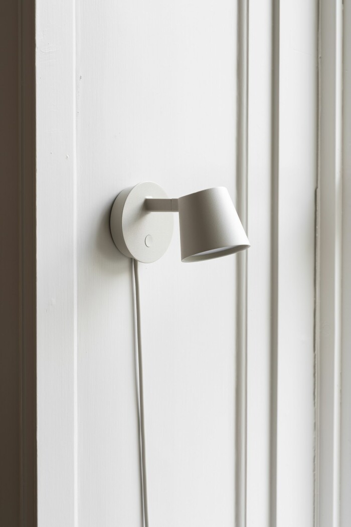 vägglampa tip från muuto