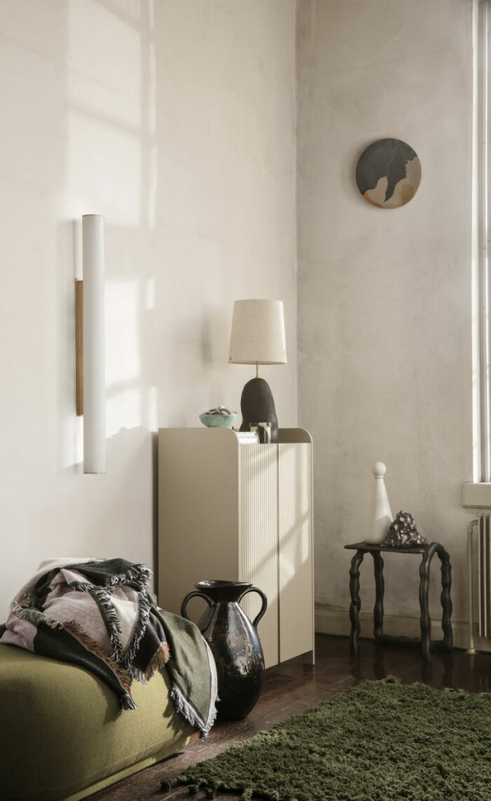 Färgfest? Ja, tack! Om du är sugen på ett färgstarkt rum, försök att bibehålla ett genomgående färgtema som känns bra både denna säsong och nästa. Foto: Ferm Living. Så inreder du för en ny säsong, färger