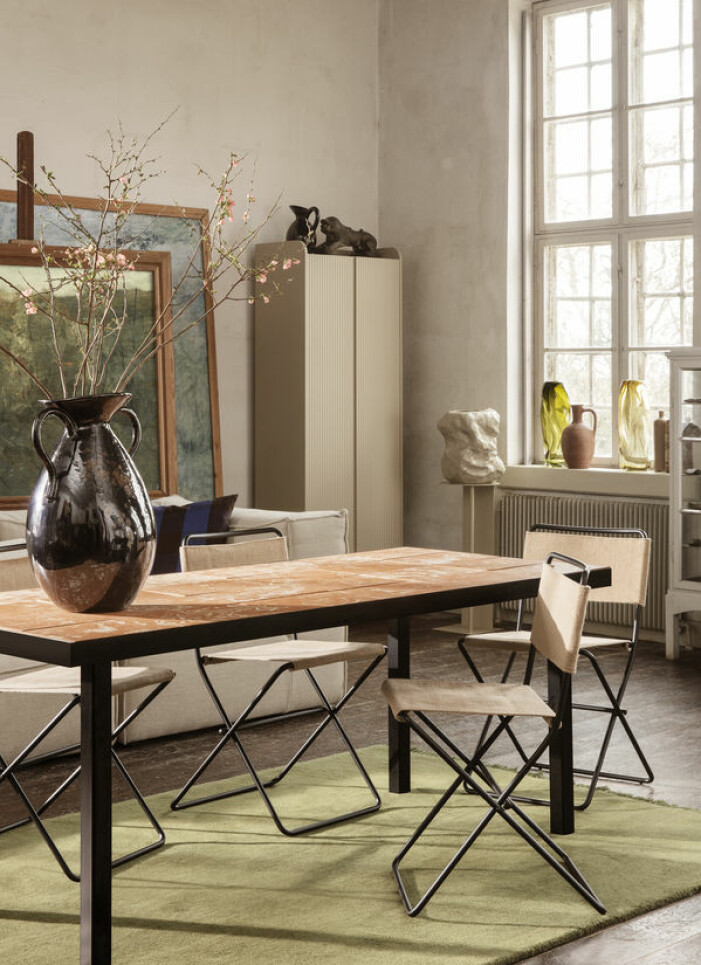 Festligt, unikt och personligt i all ära, men glöm inte bort helhetsbilden. Foto: Ferm Living. Så inreder du bäst efter säsong, yteffektivt och compact living