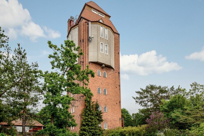 Skärsätra vattentorn är från 1912. Vattentorn till salu på Lidingö Residence magazine