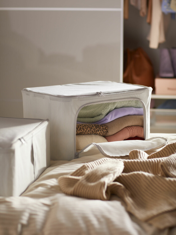 Organisera mera! <span class=" italic" data-lab-italic_desktop="italic">Hemmafixare</span> underlättar förvaringen, från kläder till småobjekt. Vinter- och vårnyheter hos Ikea 2022, Hemmafixare förvaring