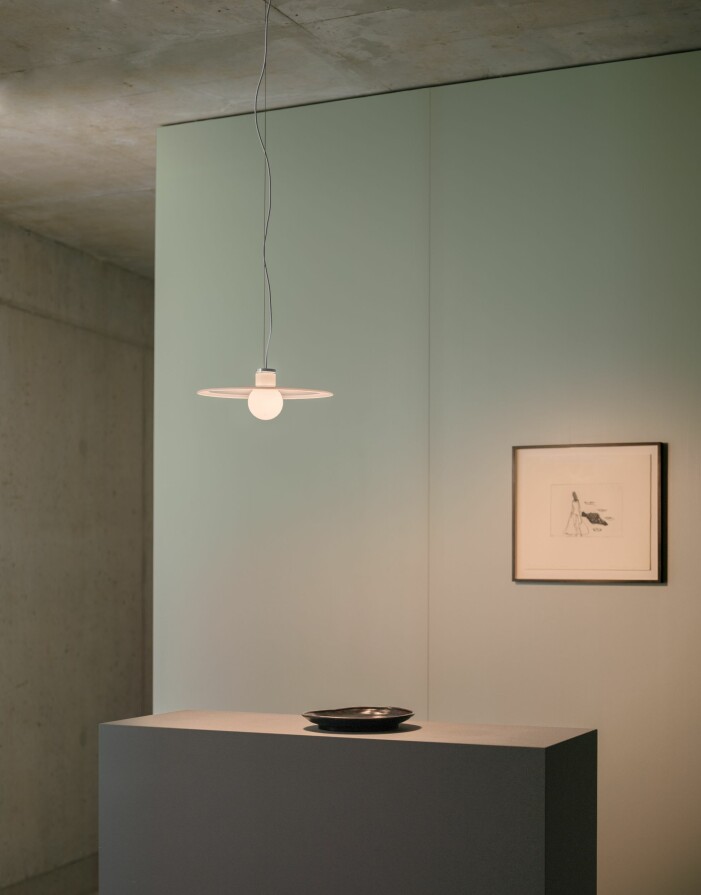 Wästberg hann lansera en kollektion nya lampor på Stockholm Furniture Fair, bland annat Halo av David Chipperfield. Foto: Simon Menges Lampan Halo av David Chipperfield