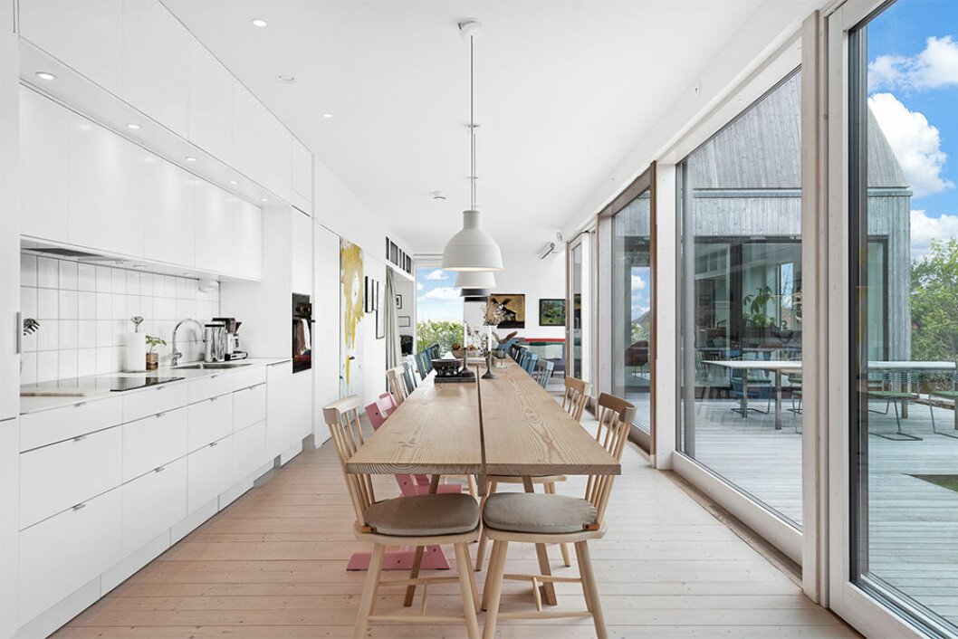Kök och matplats i Villa Kristina av Wingårdhs arkitekter