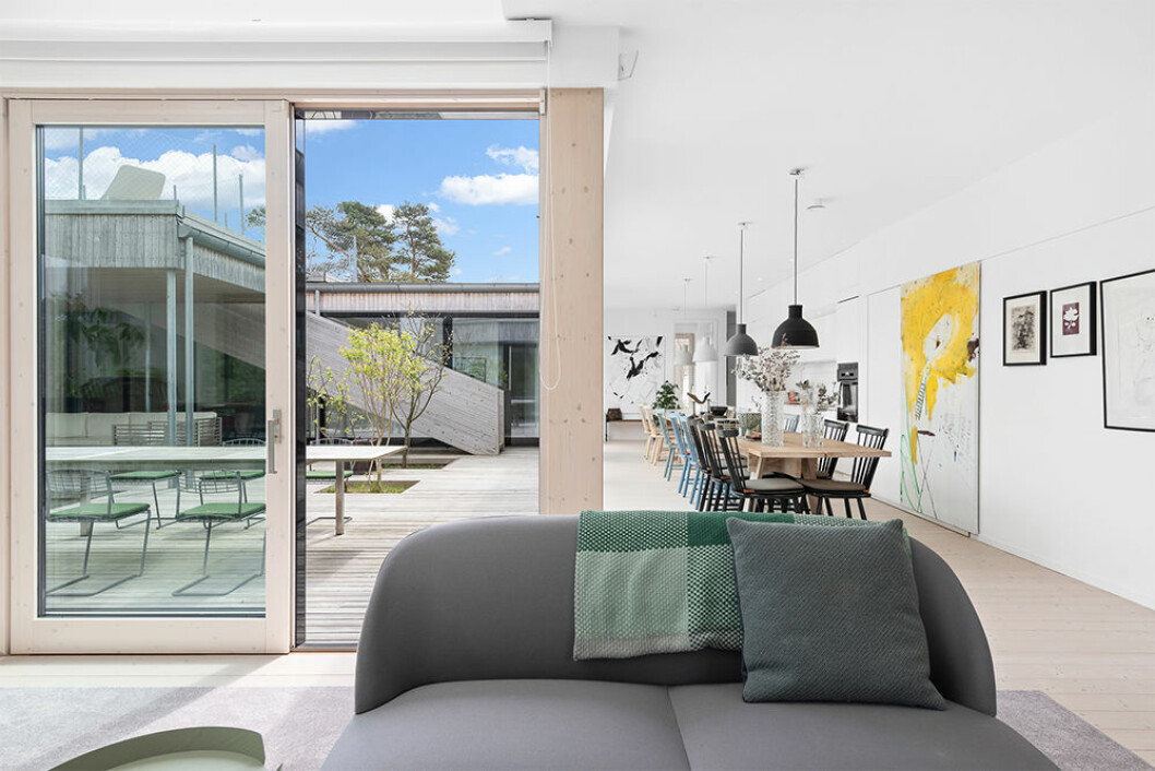 Uteplats och matplats i Villa Kristina av Wingårdhs arkitekter