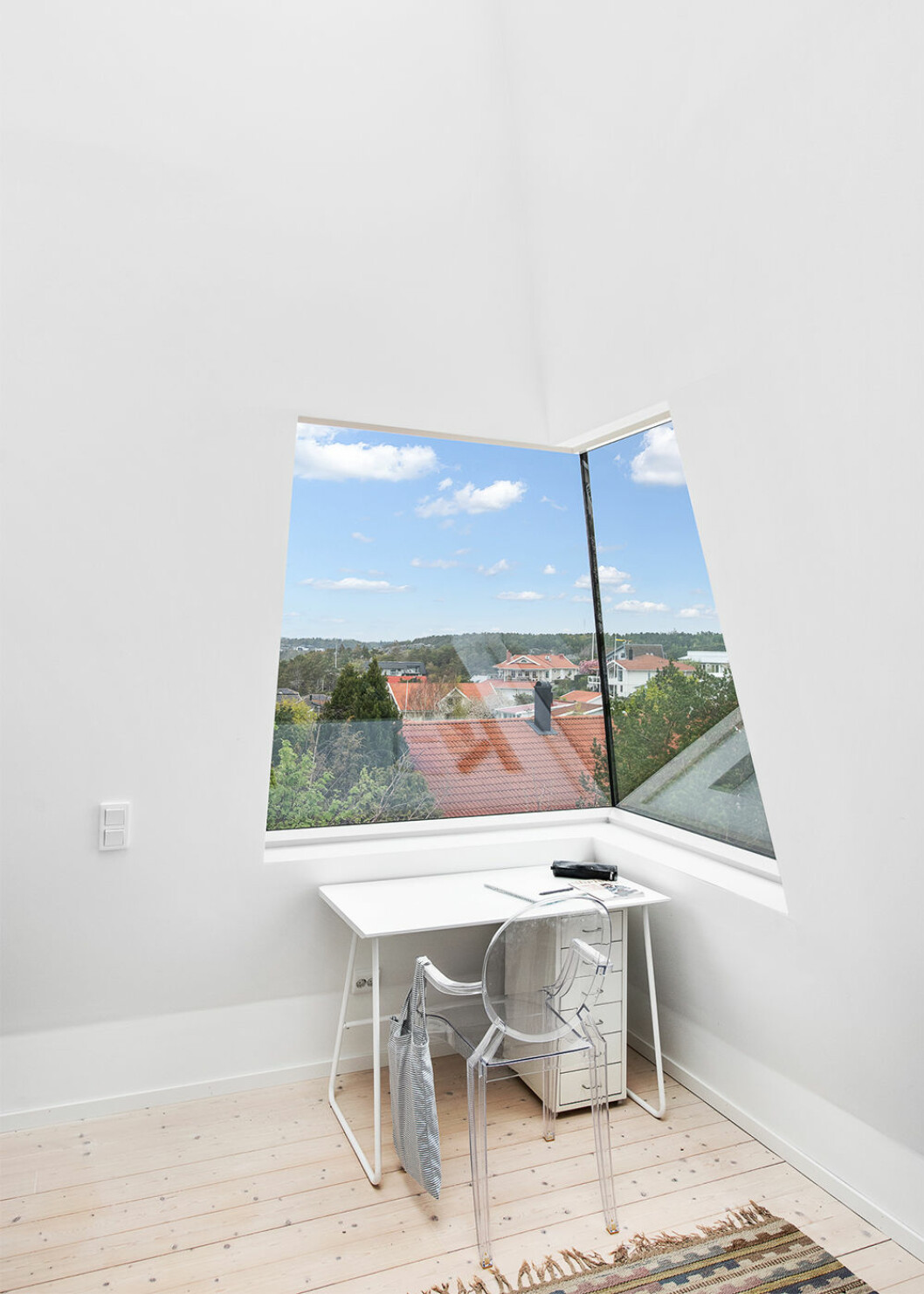 Arbetsrum i tornet i Villa Kristina av Wingårdhs arkitekter