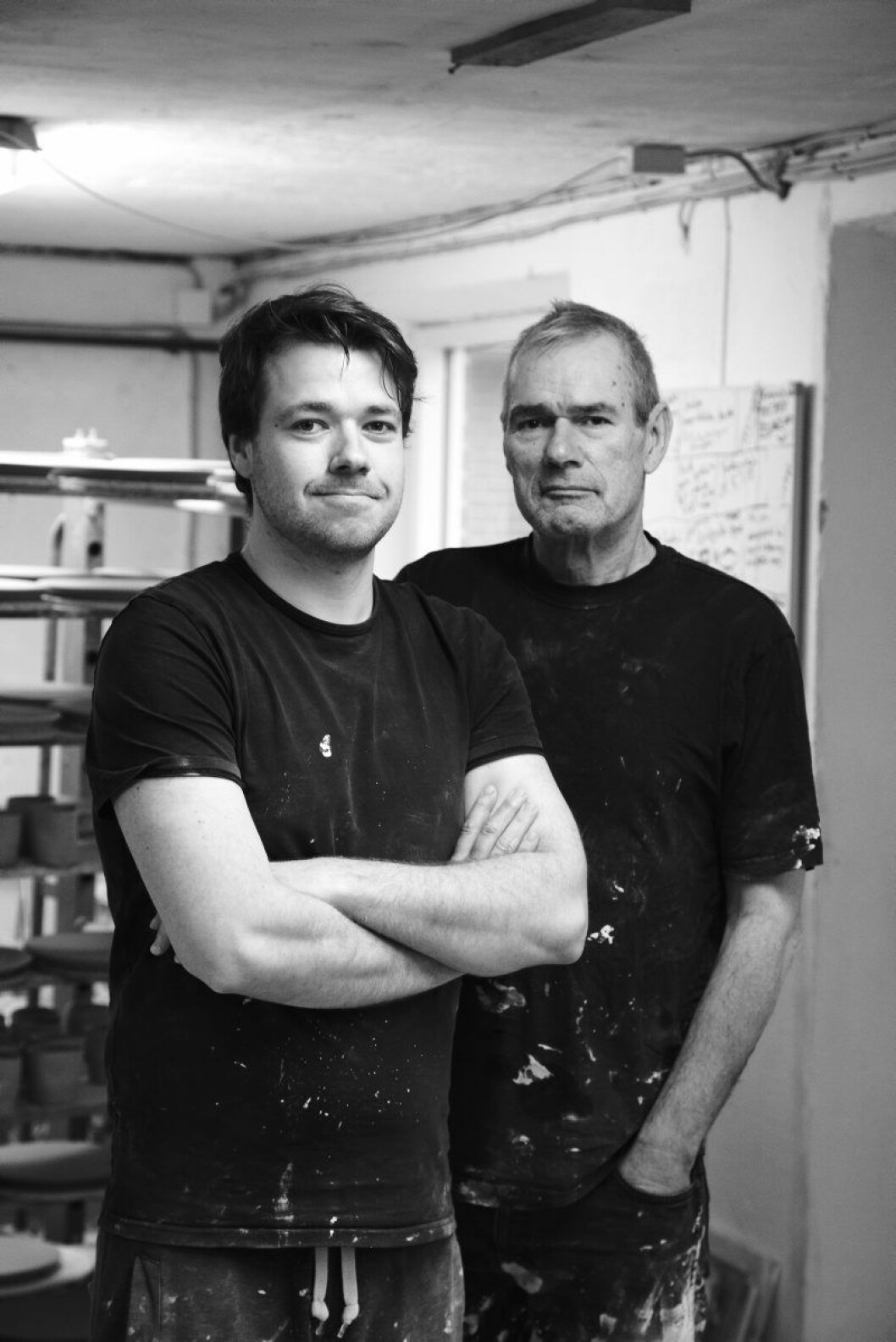 Kasper och Aage Würtz Kasper Würtz vände tillbaka från universitetet till pappa Aages krukmakeri. Nu driver de en av Danmarks mest framgångsrika keramiska verkstäder. Följ arbetet på Kaspers Instagram, @khwurtz. På hemsidan khwurtz.dk tipsas om tillfälliga försäljningar ungefär var tredje månad. Wurtz form